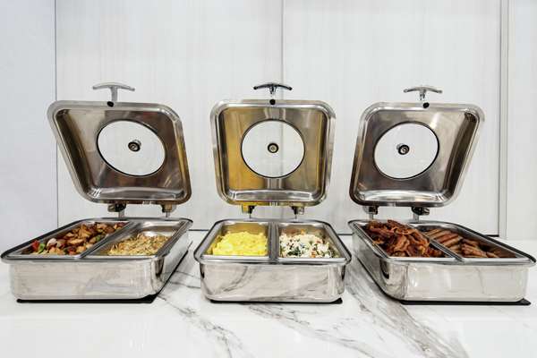 Amenities - Hilton Garden Inn Lake Forest - I-5, Exit 92