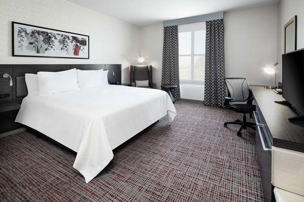  - Hilton Garden Inn Lake Forest - I-5, Exit 92