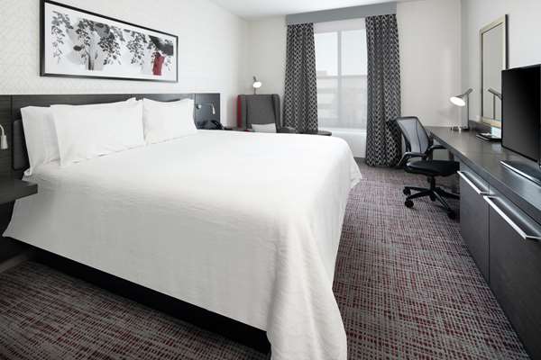  - Hilton Garden Inn Lake Forest - I-5, Exit 92