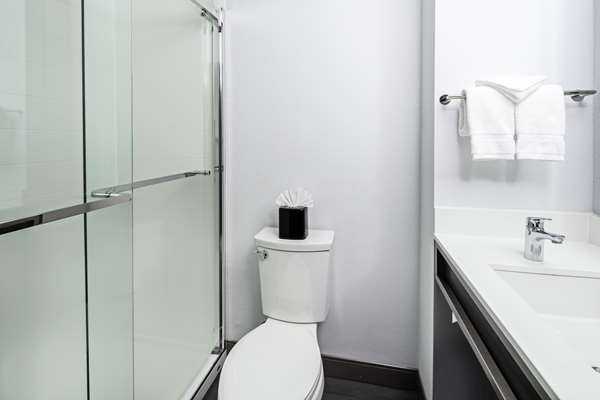  - Hilton Garden Inn Lake Forest - I-5, Exit 92