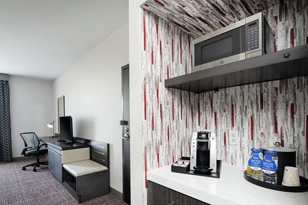  - Hilton Garden Inn Lake Forest - I-5, Exit 92