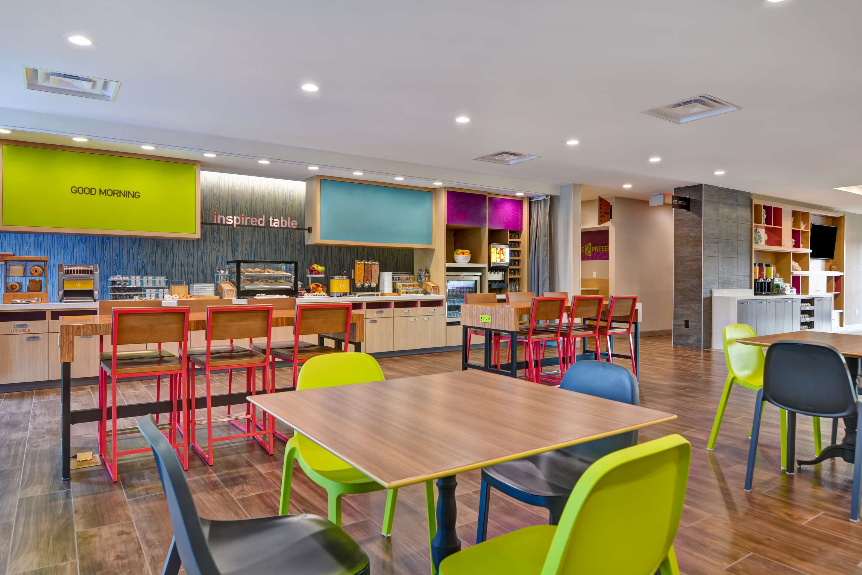 Breakfast Area | Home2 Suites by Hilton, Sarasota I-75 Bee Ridge, Fl