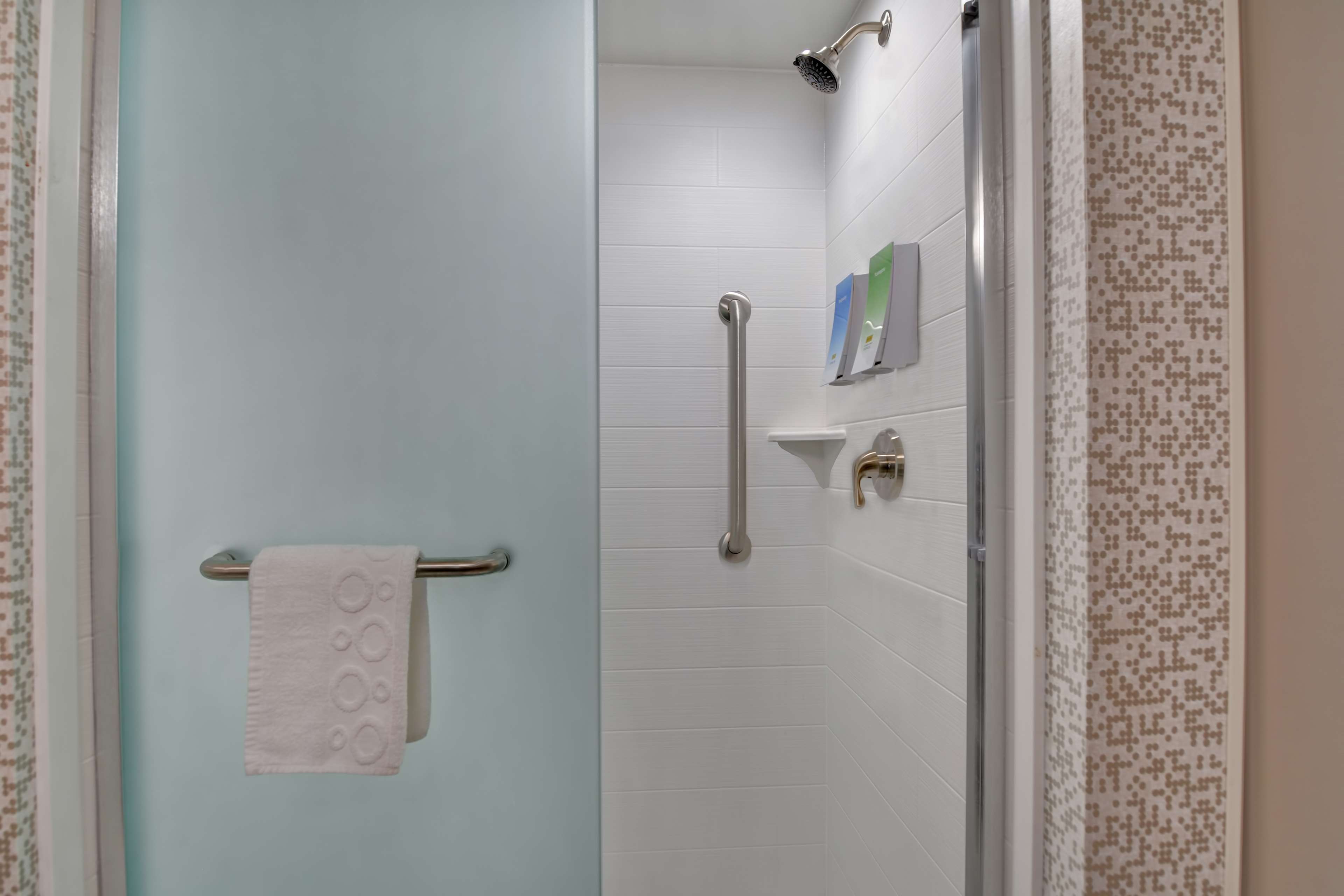 Home2 Suites Sarasota I-75 Bee Ridge, FL Room Type - 2 QUEEN BEDS STUDIO N S