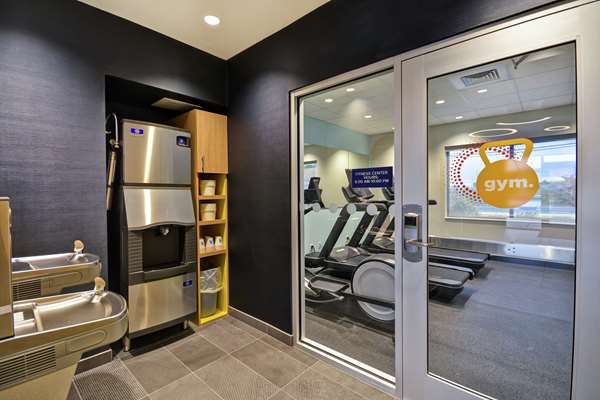 Fitness/ Exercise Room - Tru by Hilton Winchester - I-81, Exit 317