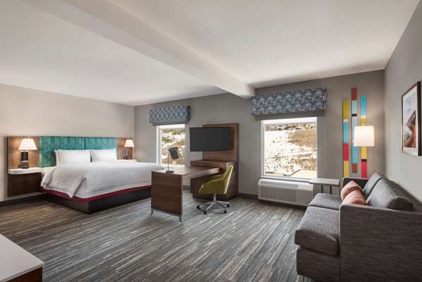  - Hampton Inn & Suites Airport Kelowna