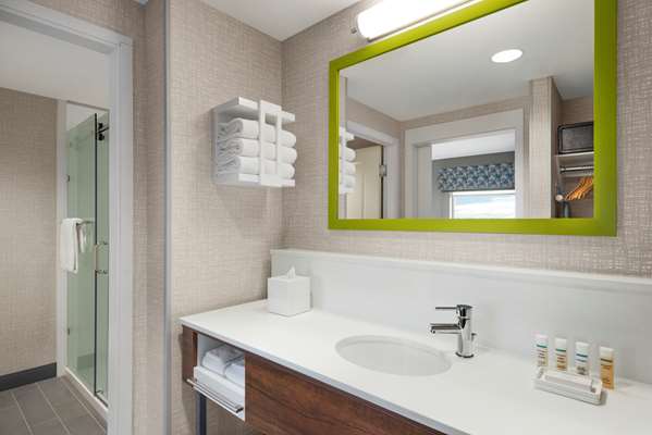  - Hampton Inn & Suites Airport Kelowna