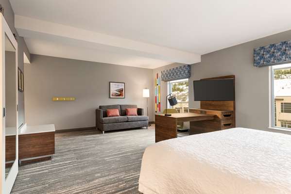  - Hampton Inn & Suites Airport Kelowna