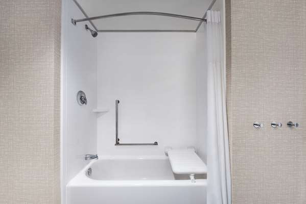  - Hampton Inn & Suites Airport Kelowna