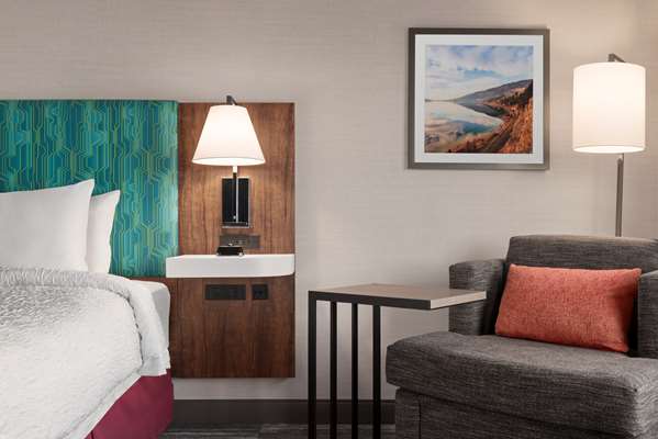  - Hampton Inn & Suites Airport Kelowna