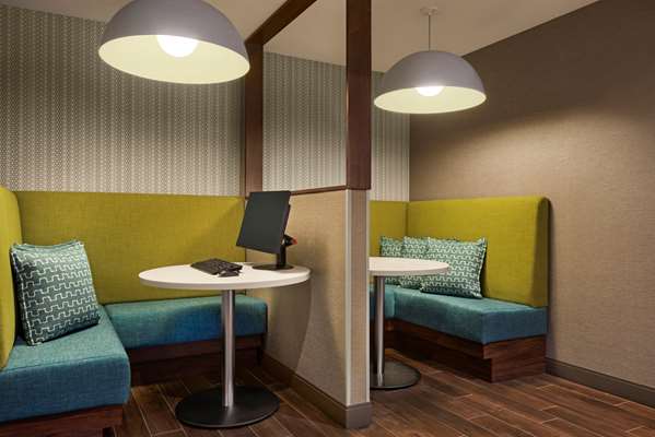 Conference Area - Hampton Inn & Suites Airport Kelowna