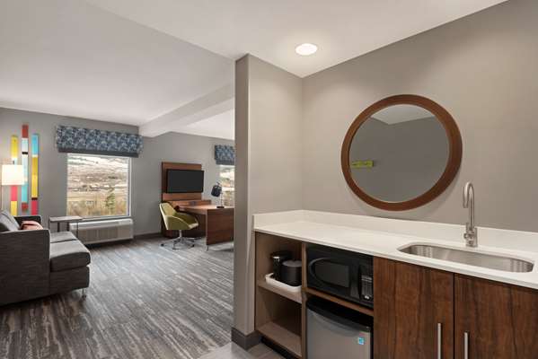 - Hampton Inn & Suites Airport Kelowna