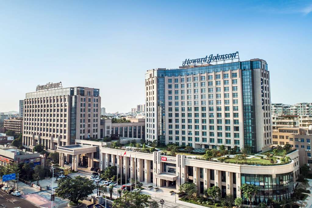 Howard Johnson by Wyndham Glory Plaza