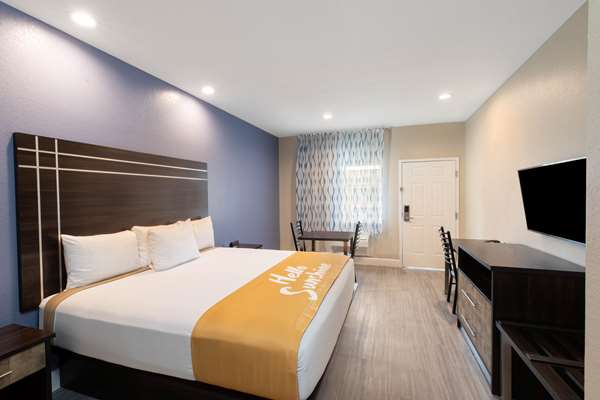 Suite - Days Inn & Suites La Porte