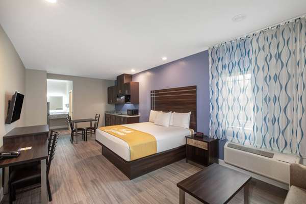 Suite - Days Inn & Suites La Porte