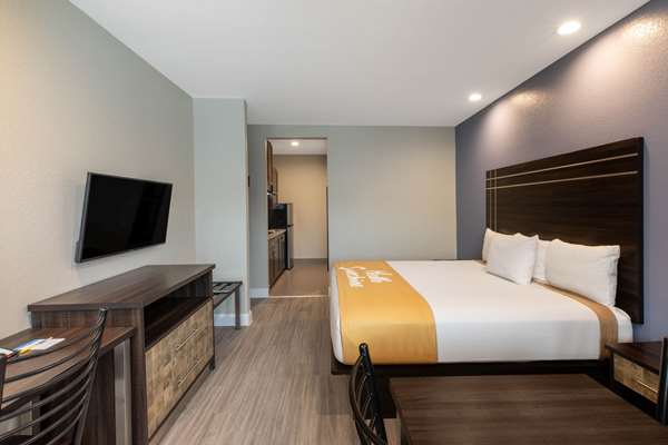 Suite - Days Inn & Suites La Porte
