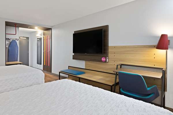  - Tru by Hilton Sharonville - I-75, Exit 15