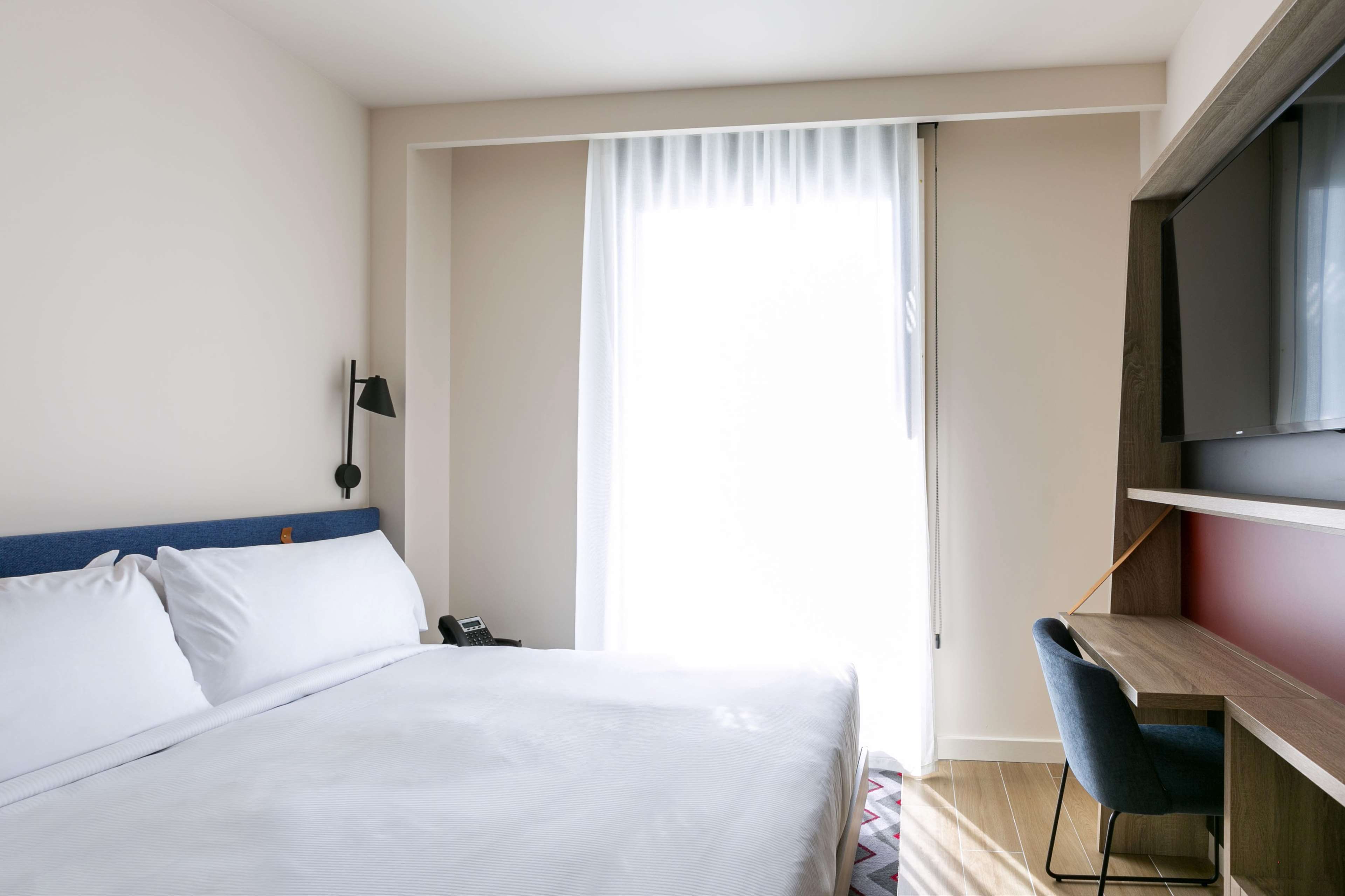 Hampton by Hilton Alcobendas Madrid Room Type - KING ROOM