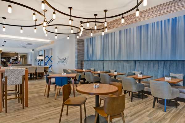 Restaurant - Hilton Garden Inn Miramar Beach