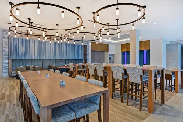 Restaurant - Hilton Garden Inn Miramar Beach