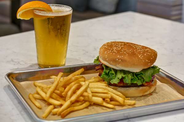 Restaurant - Hilton Garden Inn Miramar Beach