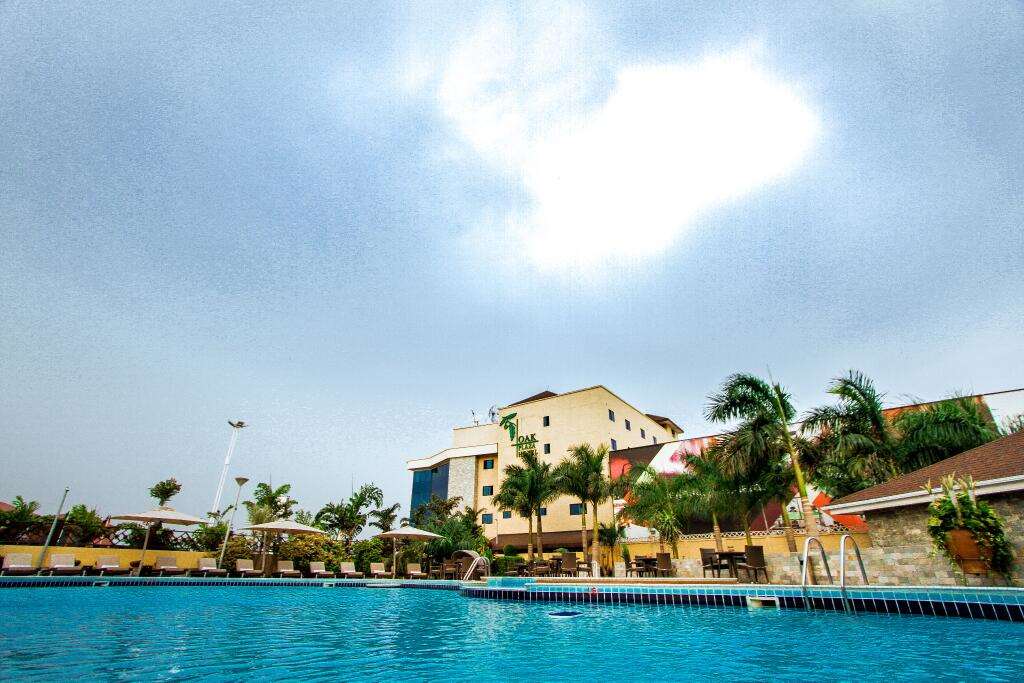 Oak Plaza Hotels - East Airport