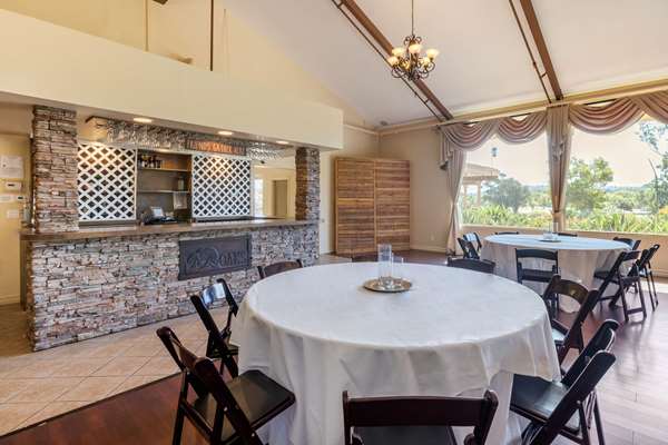  - Carlton Oaks Golf Club Lodge Santee
