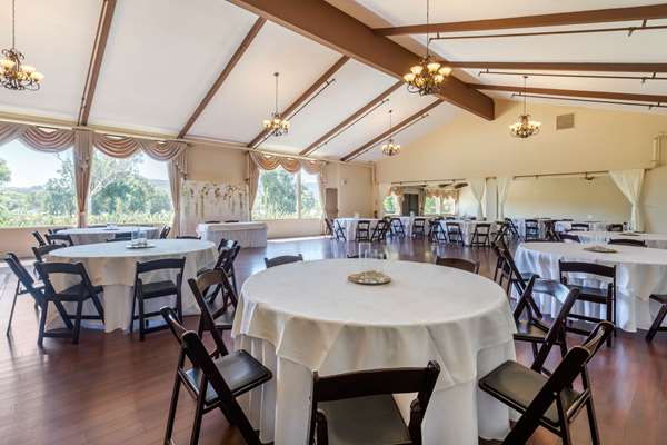 - Carlton Oaks Golf Club Lodge Santee