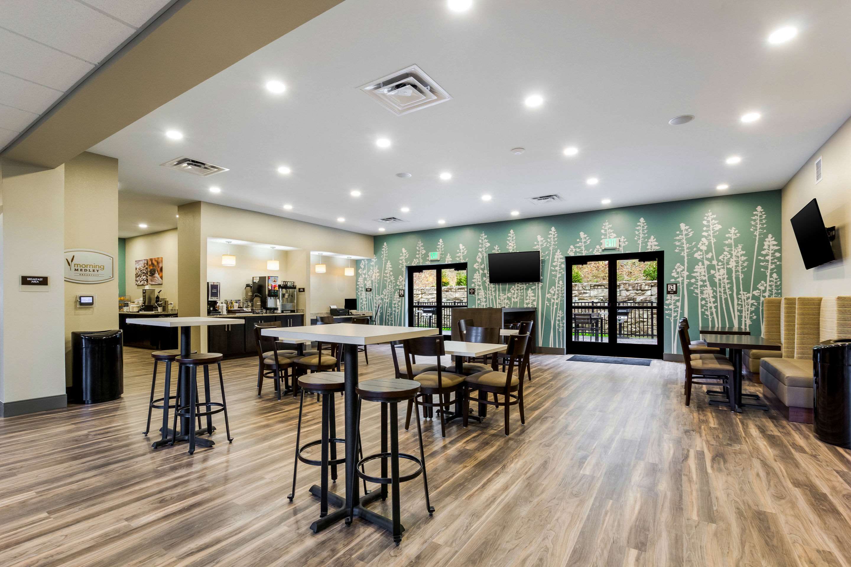 Breakfast area | Sleep Inn Winfield - Teays Valley