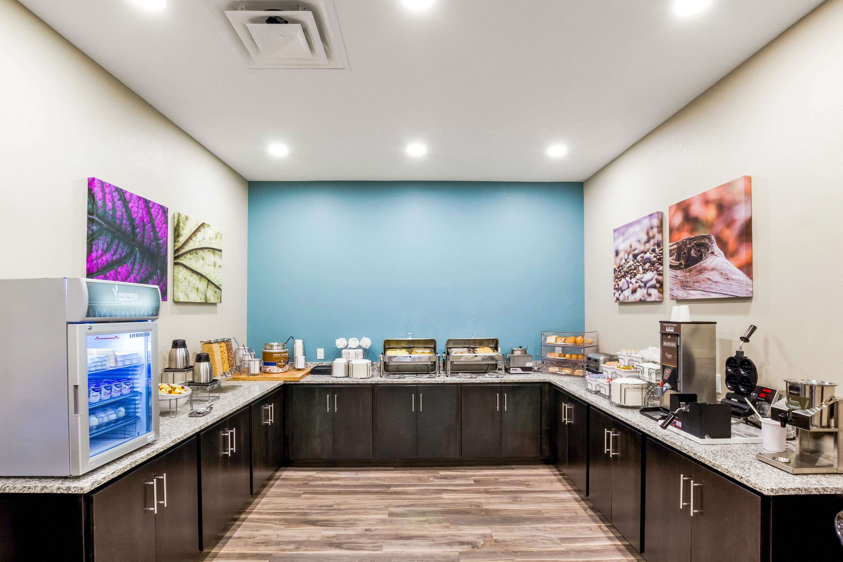 Breakfast counter | Sleep Inn Winfield - Teays Valley