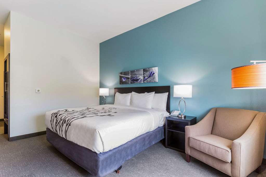 SLEEP INN WINFIELD - TEAYS VALLEY-guestroom-Guest Room,On-Site.jpg