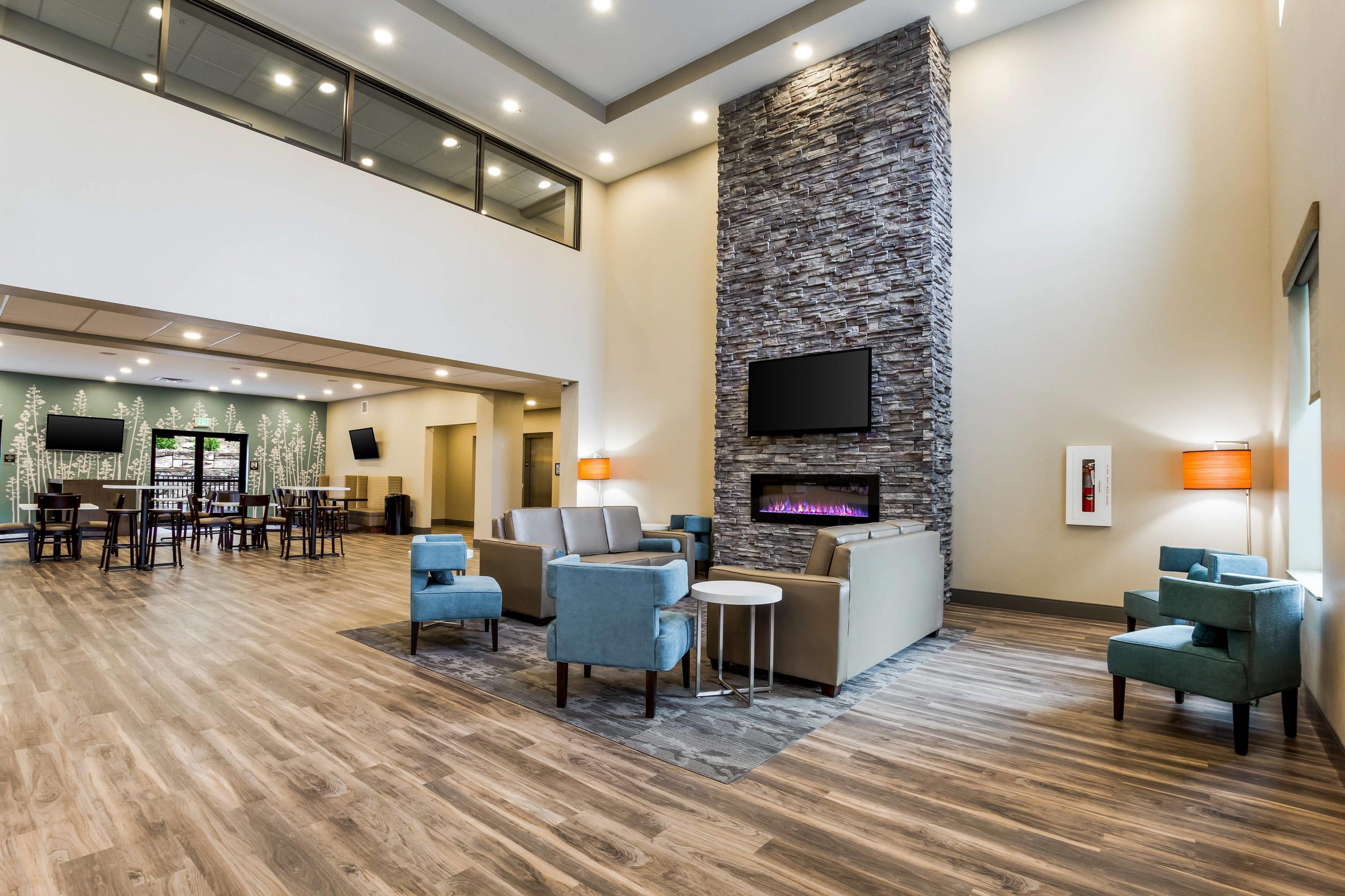 Hotel lobby | MainStay Suites Winfield-Teays Valley