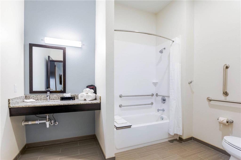 MAINSTAY SUITES WINFIELD-TEAYS VALL-guestroom-Guest Room,Bathroom,On-Site.jpg