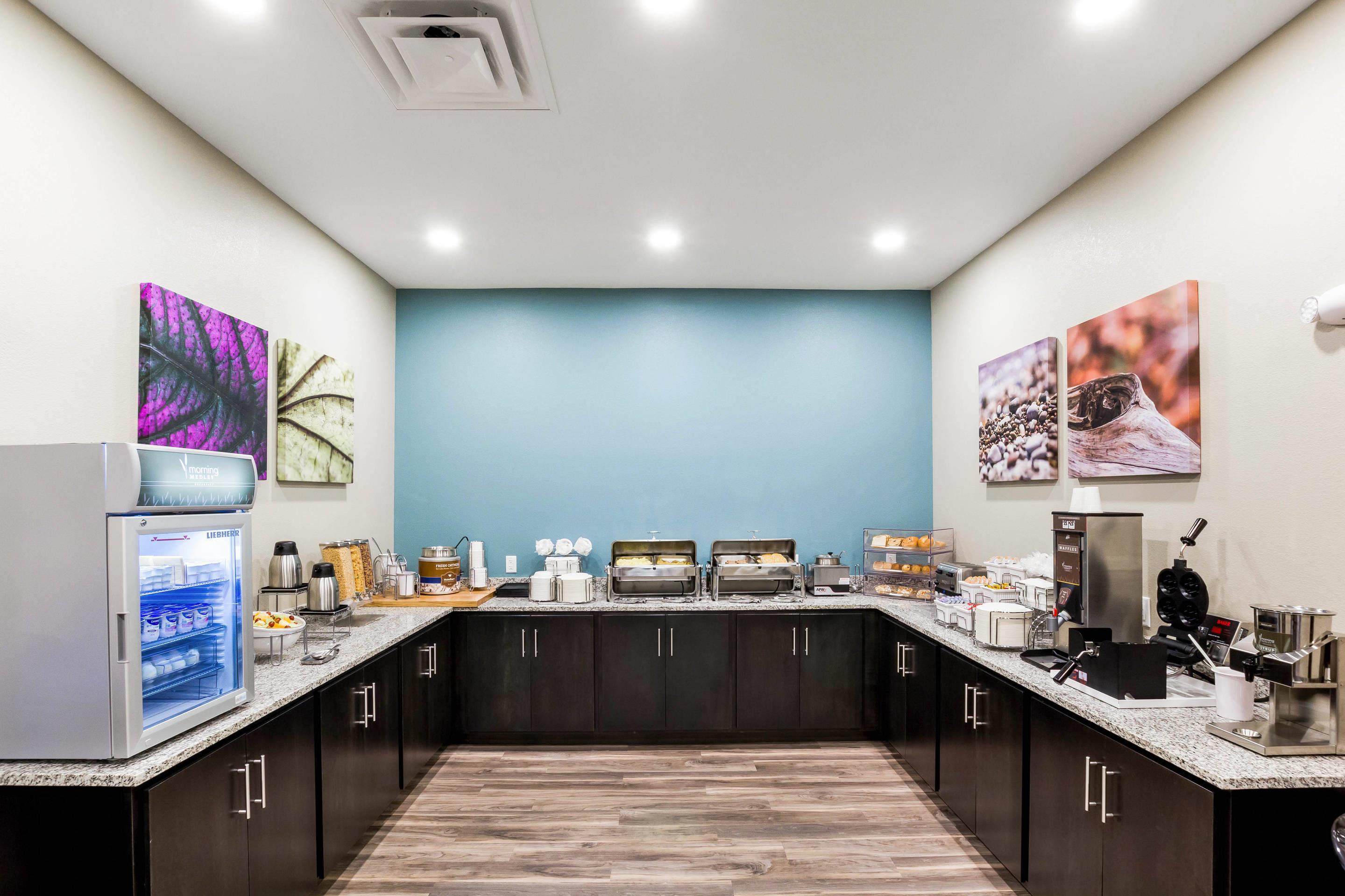 Breakfast counter | MainStay Suites Winfield-Teays Valley