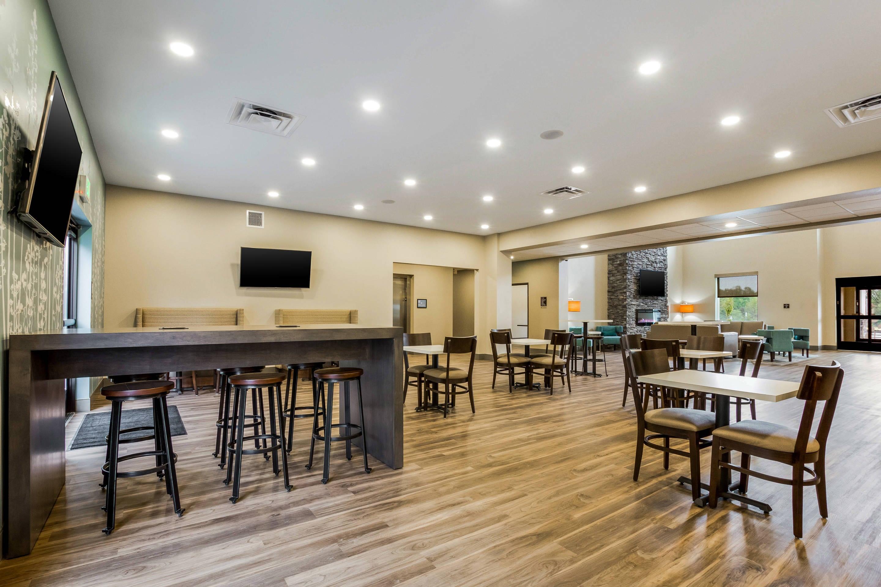 Breakfast area | MainStay Suites Winfield-Teays Valley