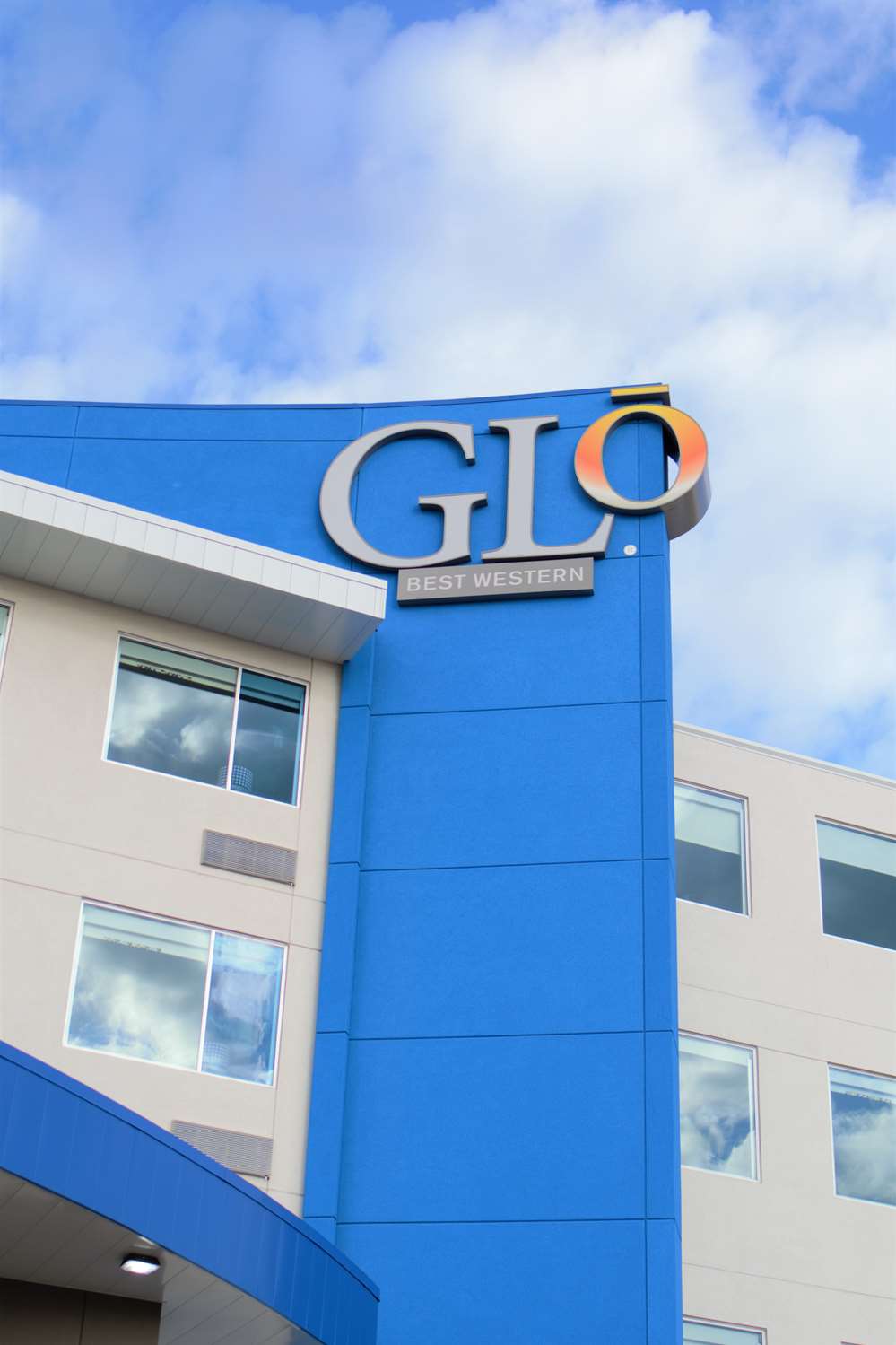 GLo Best Western Dawley Farms Hotel Sioux Falls, SD See Discounts
