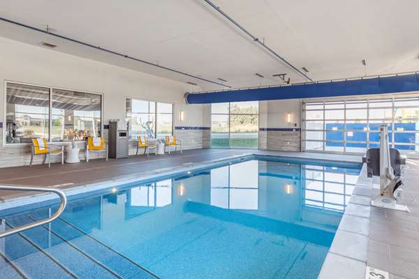Pool - GLo Best Western Dawley Farms Hotel Sioux Falls