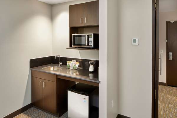  - Wingate by Wyndham Hurricane - I-64, Exit 34