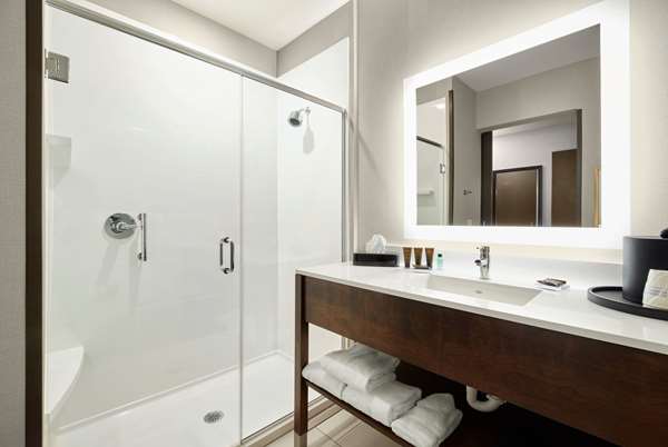  - Wingate by Wyndham Hurricane - I-64, Exit 34