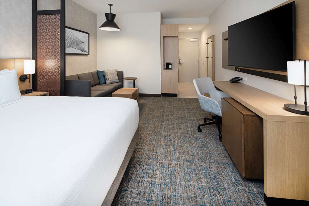 HYATT PLACE BAKERSFIELD-guestroom-Guest Room,On-Site.jpg