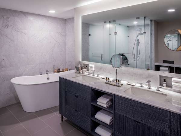  - Hyatt Regency Hotel Portland - I-5, Exit 302A