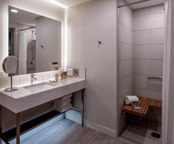  - Hyatt Regency Hotel Portland - I-5, Exit 302A