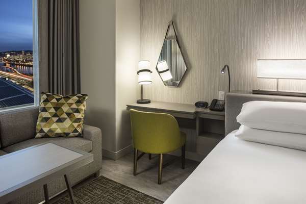  - Hyatt Regency Hotel Portland - I-5, Exit 302A