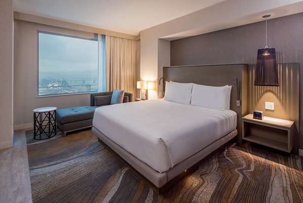  - Hyatt Regency Hotel Portland - I-5, Exit 302A