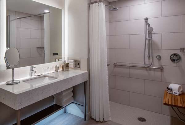  - Hyatt Regency Hotel Portland - I-5, Exit 302A