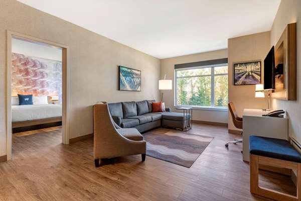 Suite - Cambria Hotel South Windsor