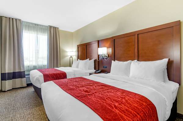  - Comfort Inn & Suites Salina - I-70, Exit 252