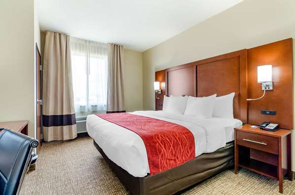Suite - Comfort Inn & Suites Salina - I-70, Exit 252