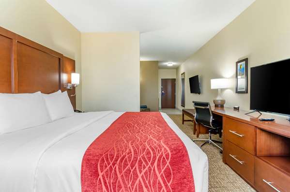Suite - Comfort Inn & Suites Salina - I-70, Exit 252