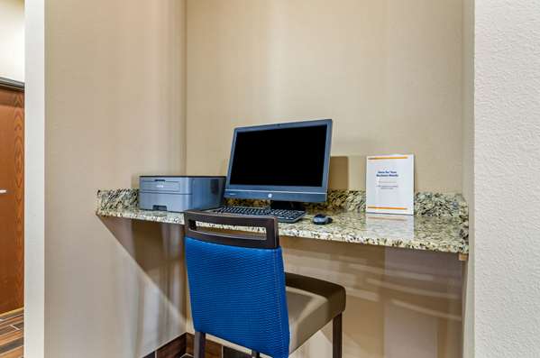 Conference Area - Comfort Inn & Suites Salina - I-70, Exit 252