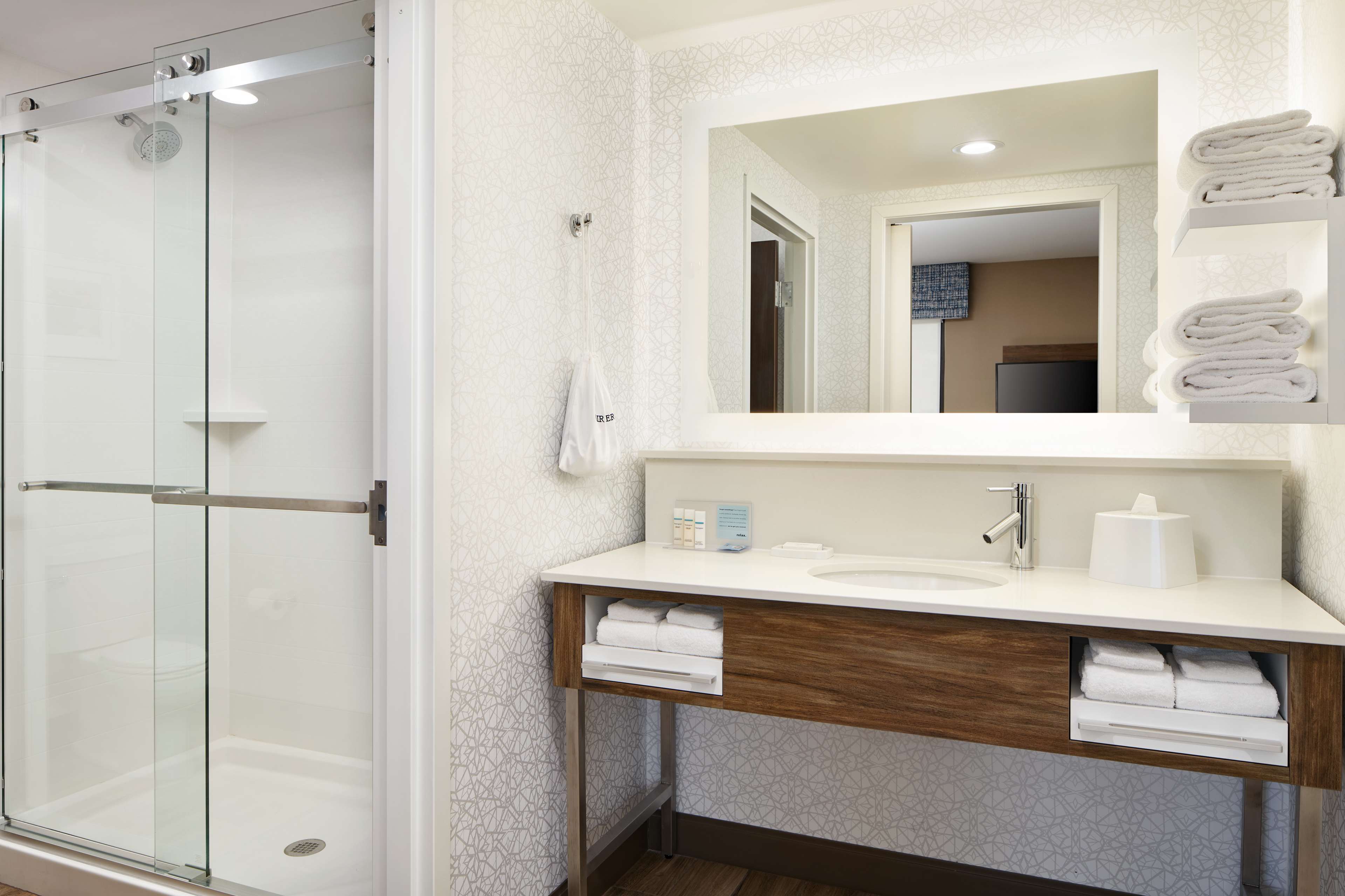 Hampton Inn by Hilton Clewiston Room Type - 1 KING SUITE